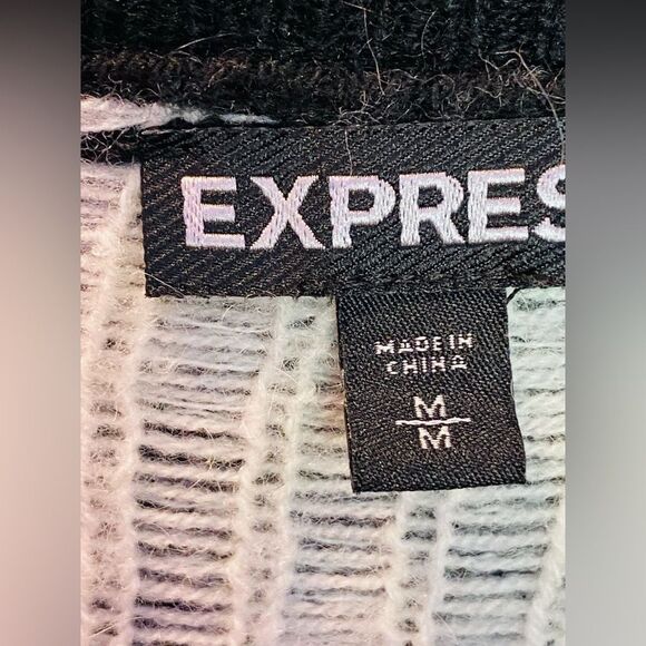 Express Geometric Aztec Black and White Sweater Medium - Picture 7 of 7